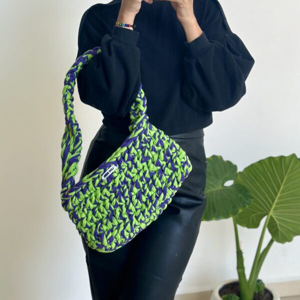 Bolsa crochet verde con morado
