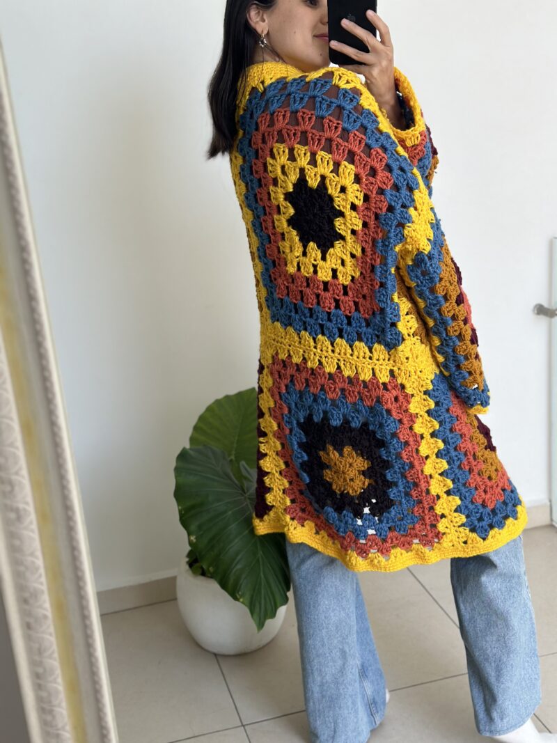 Suéter tejido a crochet colores otoñales - Imagen 4