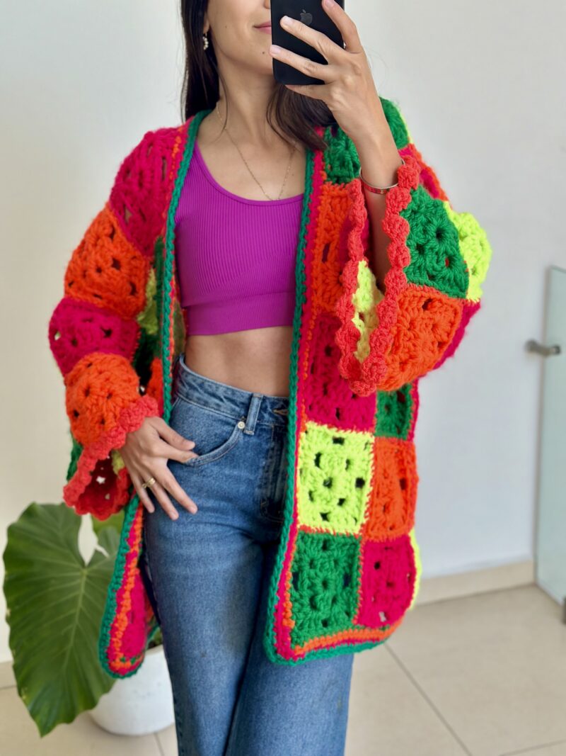 Suéter tejido a crochet colores