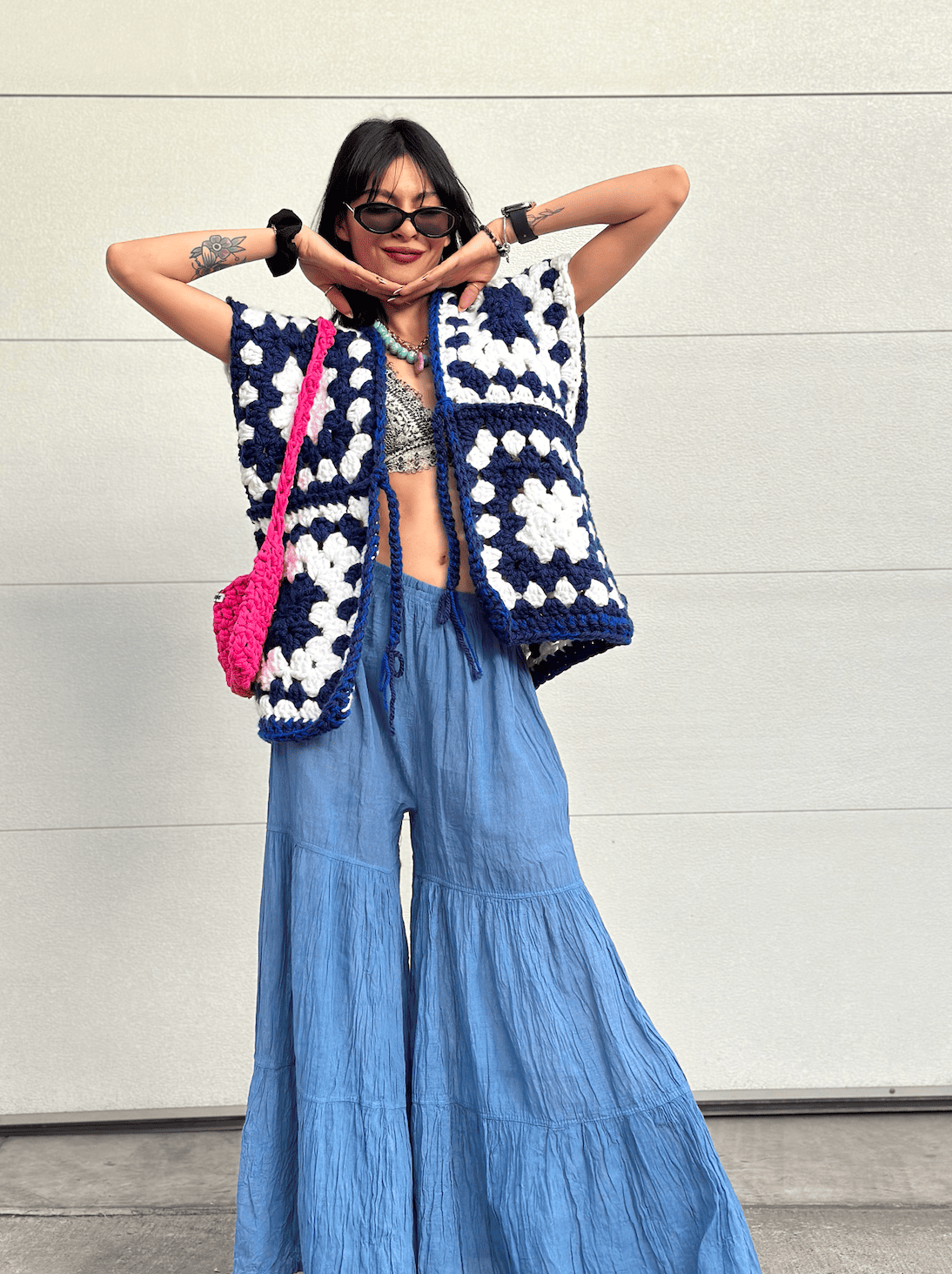 Chaleco blanco con azul marino crochet - Imagen 3
