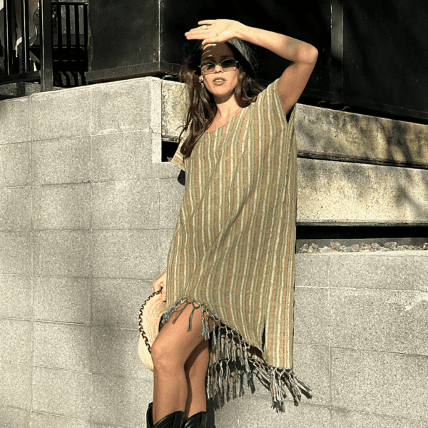 Vestido verde pistache con flecos