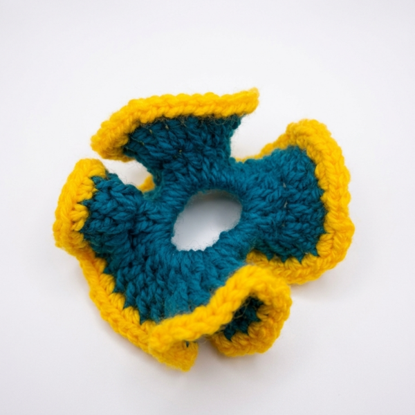 Scrunchie de Crochet Azul/Amarillo