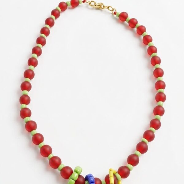 Collar Rojo con Verde y dijes de colores